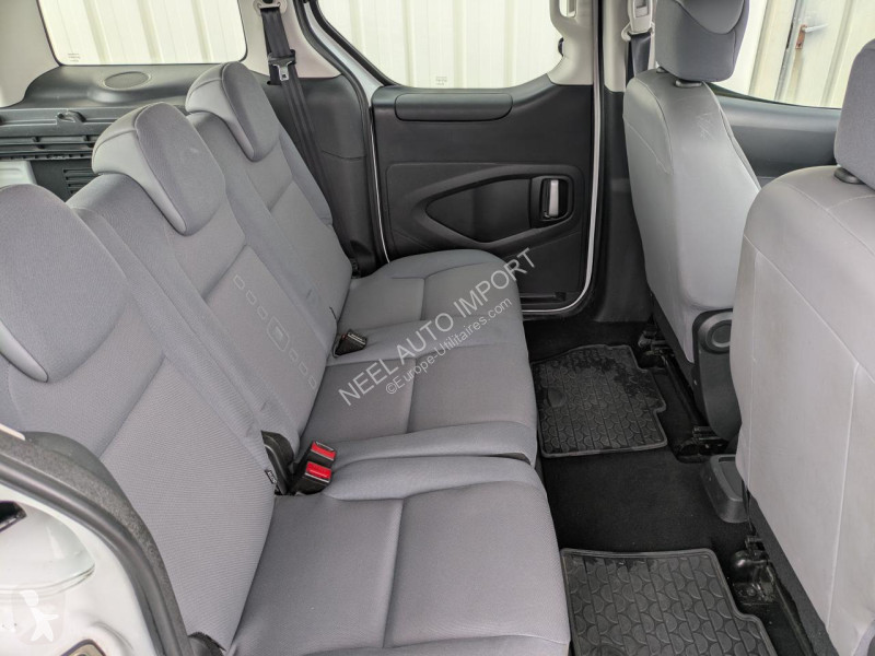 Véhicule utilitaire Citroën BERLINGO II...