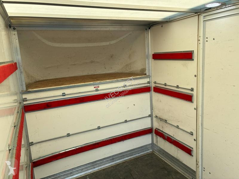 Véhicule utilitaire Iveco 3.0 - Caisse 20 m3 +...