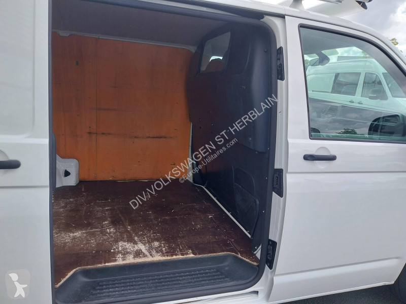 Комерційні автомобілі Volkswagen TRANSPORTER...