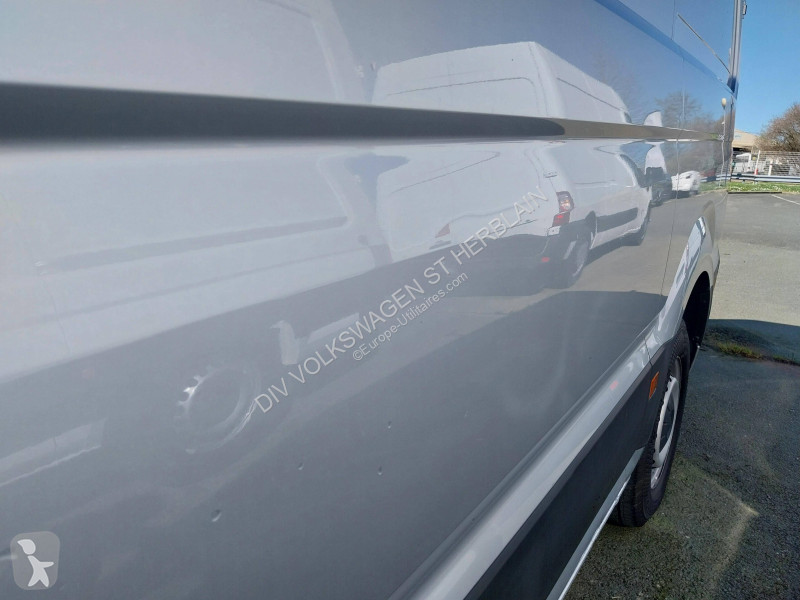 Volkswagen CRAFTER VAN 35 L3H3 2.0 TDI 177 CH...