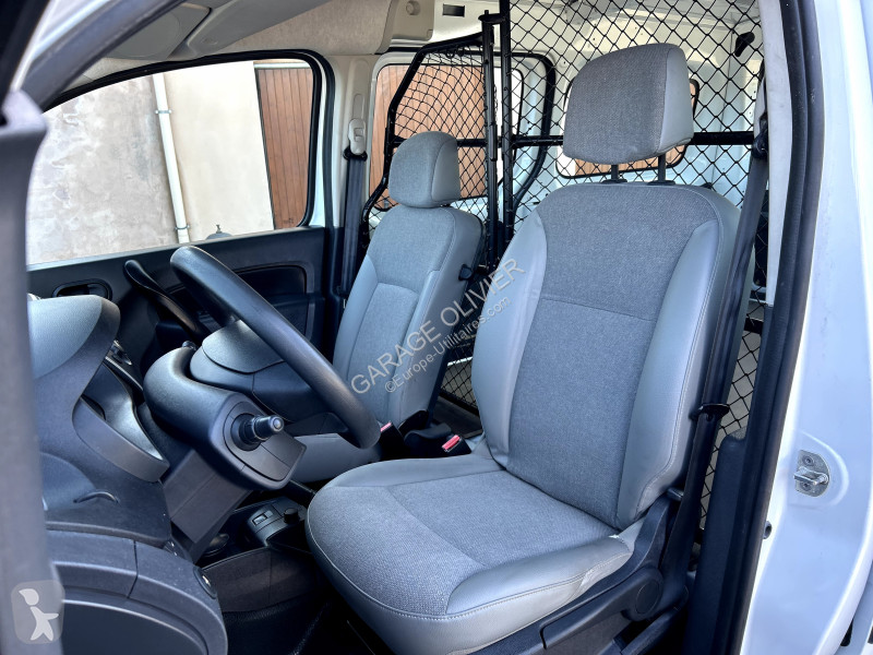 Véhicule utilitaire Renault Maxi Grand Volume...