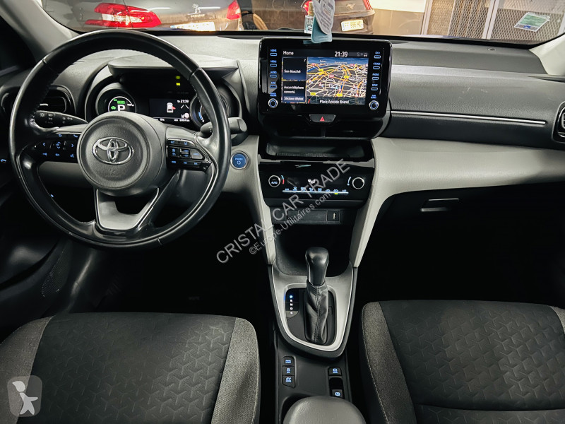 Veicolo commerciale Toyota YARIS CROSS 116H...