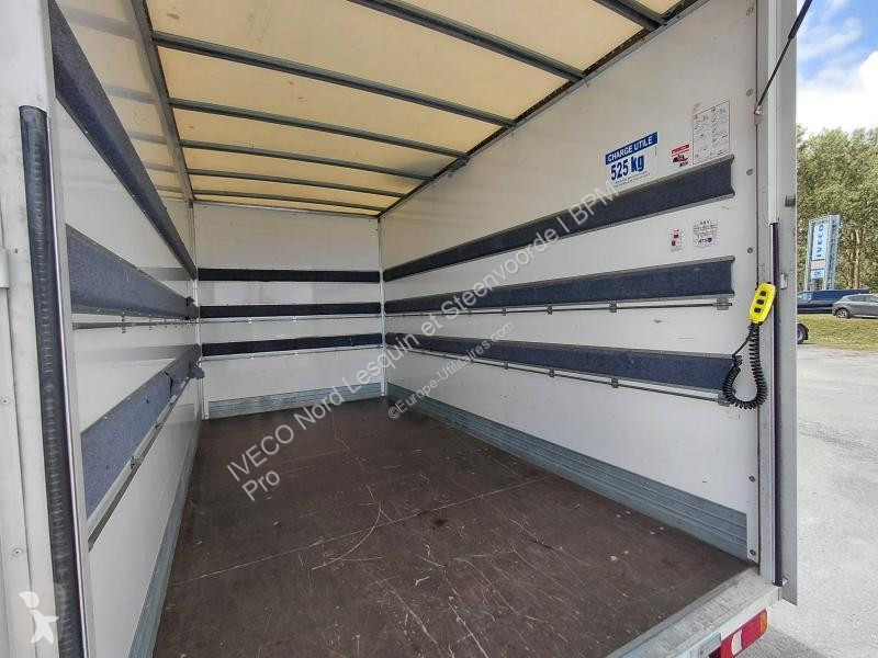 Véhicule utilitaire Iveco CCb 35C16H...