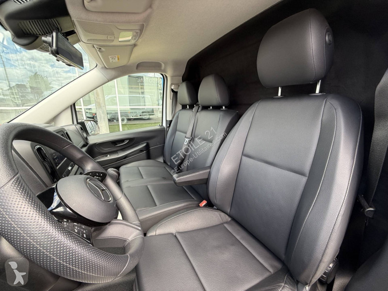 Samochód dostawczy Mercedes VITO FOURGON 114...
