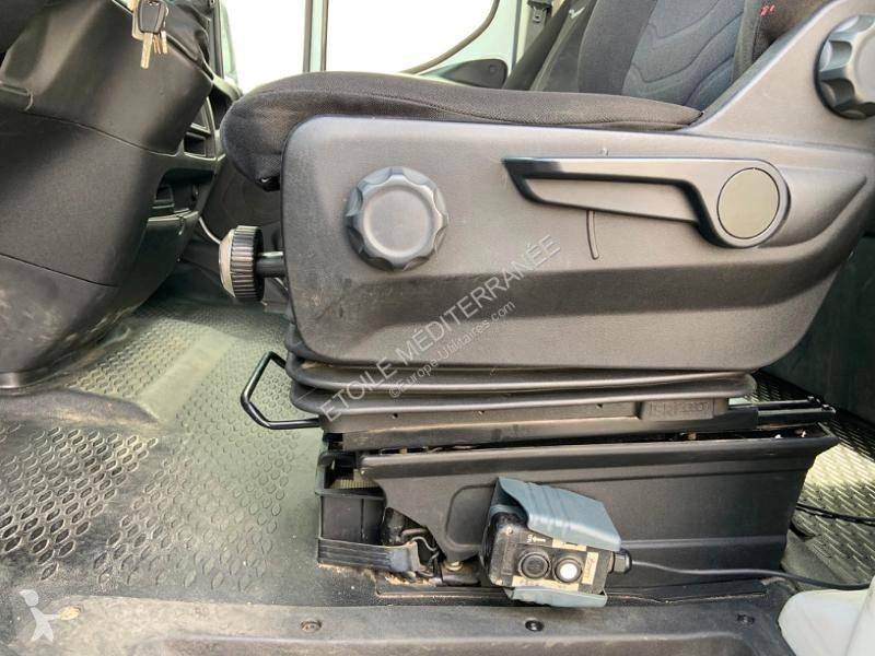 Véhicule utilitaire Iveco Châssis (2014->) DBLE...