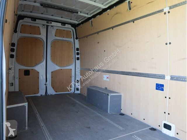 Коммерческий автомобиль Mercedes Sprinter 317...