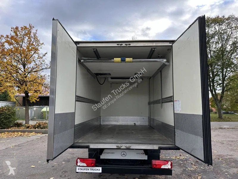 Furgoneta Mercedes 516 luftgefedert *Tiefkühl...