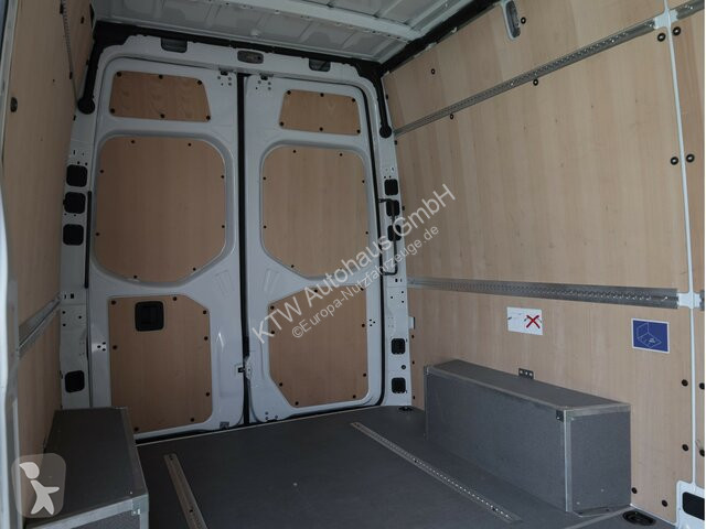 Véhicule utilitaire Mercedes Sprinter 317...
