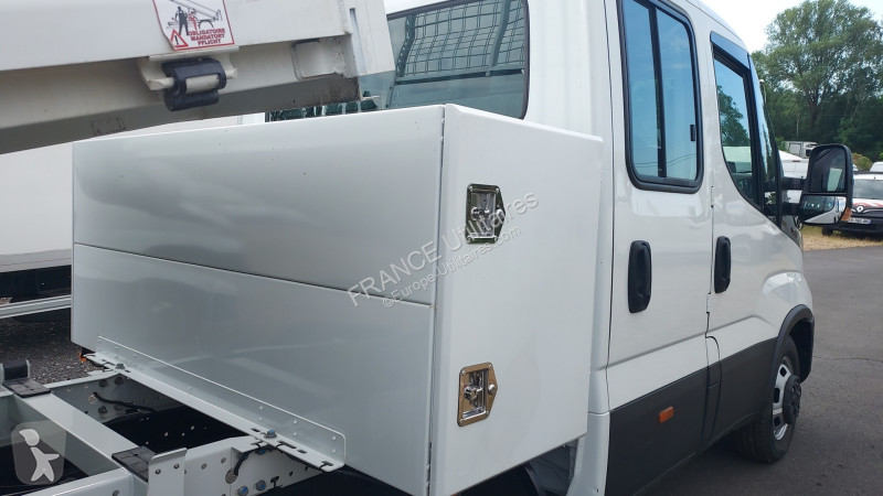 Véhicule utilitaire Iveco DAILY BENNE 6 PLACES...