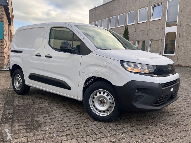 Véhicule utilitaire Opel Cargo...