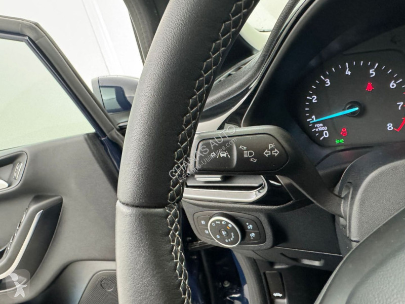 Samochód dostawczy Ford 1.0 EcoBoost 95 Titanium