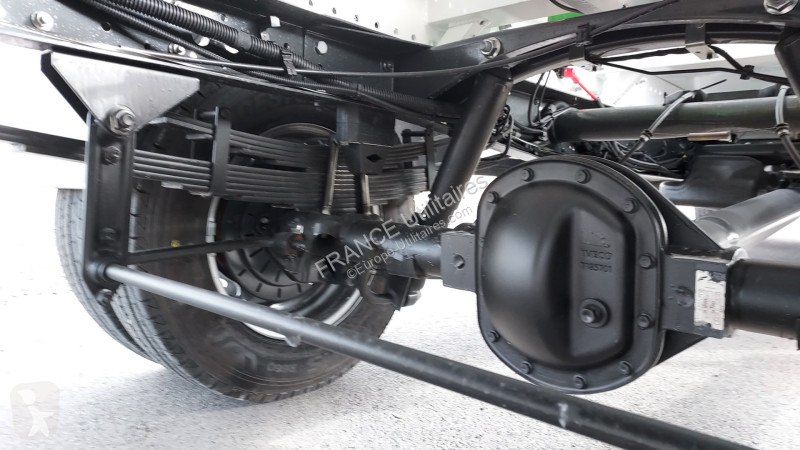 Véhicule utilitaire Iveco DAILY BENNE ALU JPM 6...