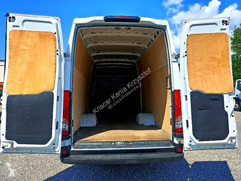 Лекотоварен автомобил Iveco