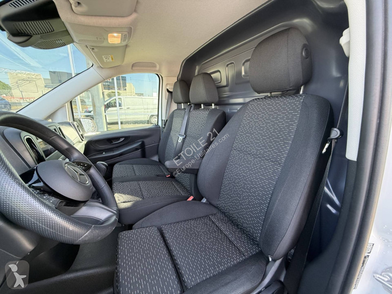 Samochód dostawczy Mercedes VITO FOURGON 116...