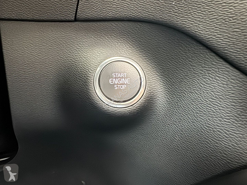 Samochód dostawczy Volvo T5 Recharge 180+82...