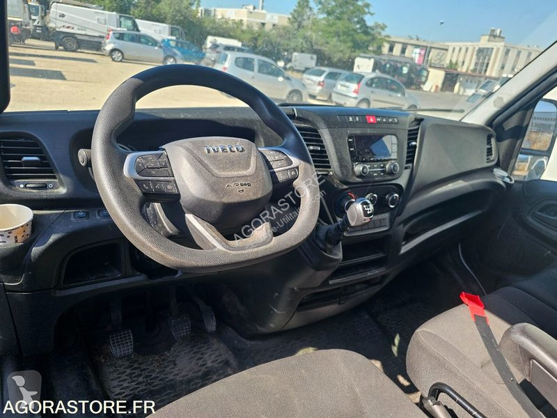 Комерційні автомобілі Iveco 35S14N