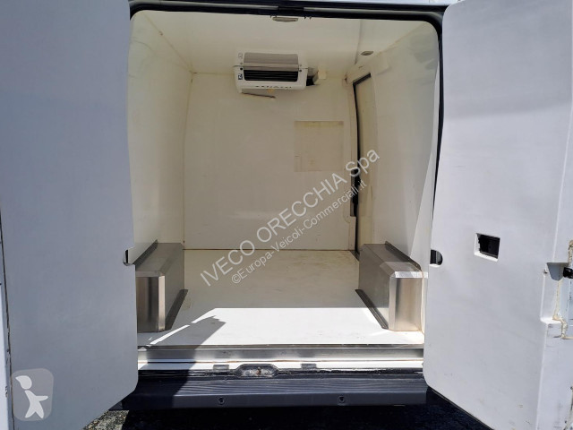 عربة نفعية Peugeot BOXER