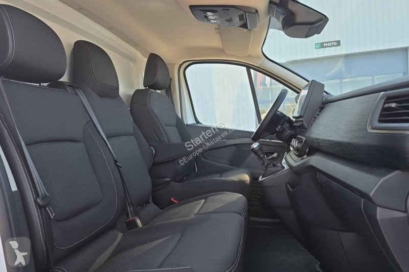 Véhicule utilitaire Nissan PRIASTAR FOURGON