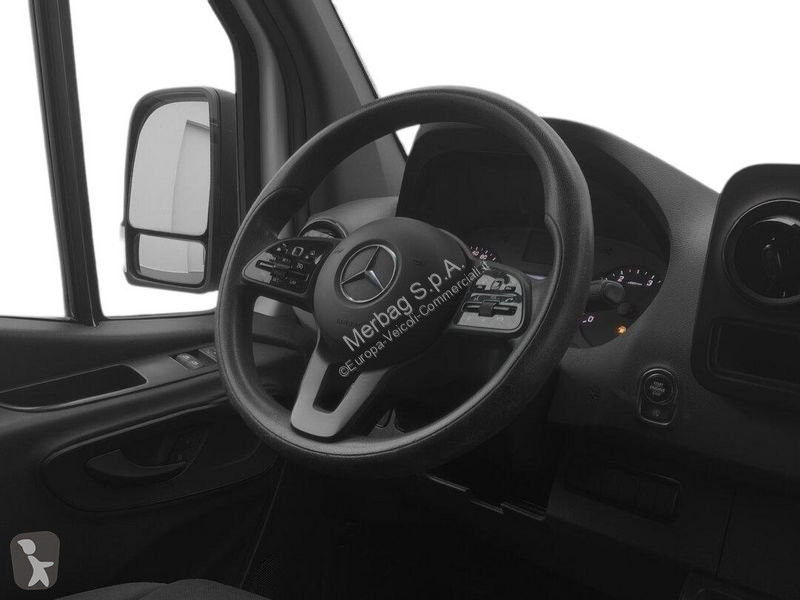Samochód dostawczy Mercedes
