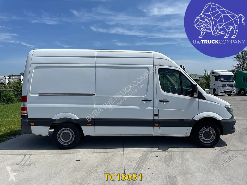 Mercedes 213 37s Transporter