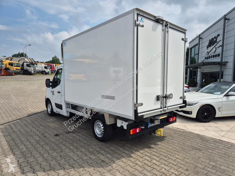 Лекотоварен автомобил Renault Master 2.3 -...