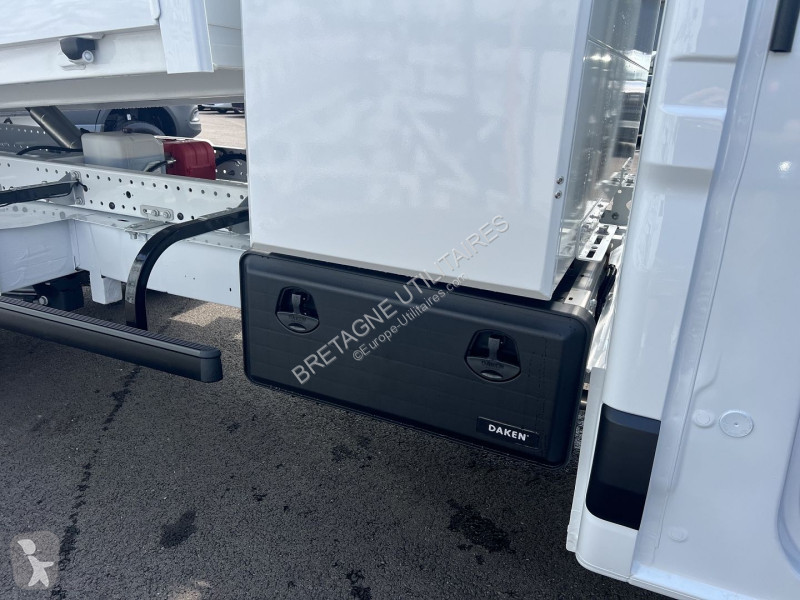 عربة نفعية Nissan INTERSTAR CCB BENNE 2 VANTAUX...
