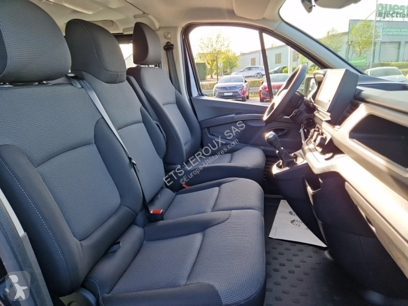 Véhicule utilitaire Renault TRAFIC