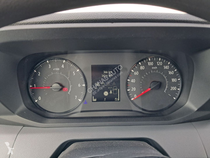 Véhicule utilitaire Nissan 3T5 2L 150...