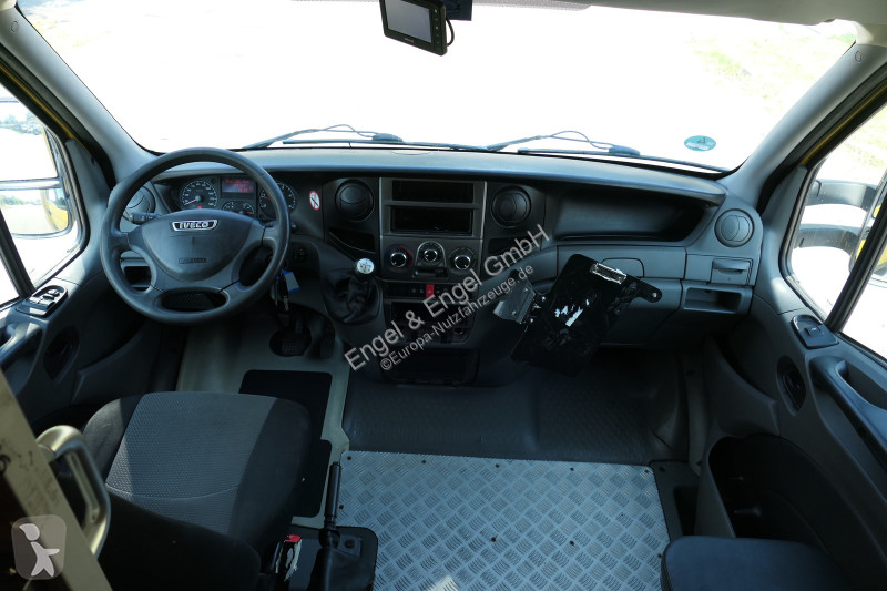 Véhicule utilitaire Iveco Daily 35 S11 C30C...
