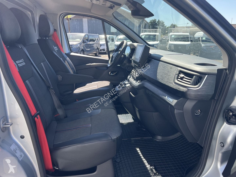 Véhicule utilitaire Renault TRAFIC III FG NEUF:...