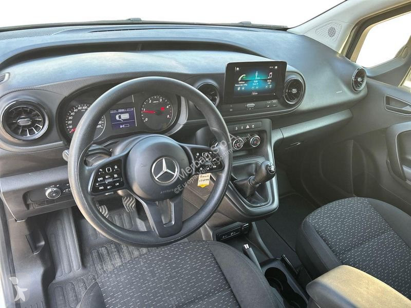 Veicolo commerciale Mercedes 112 cdi furgone Long