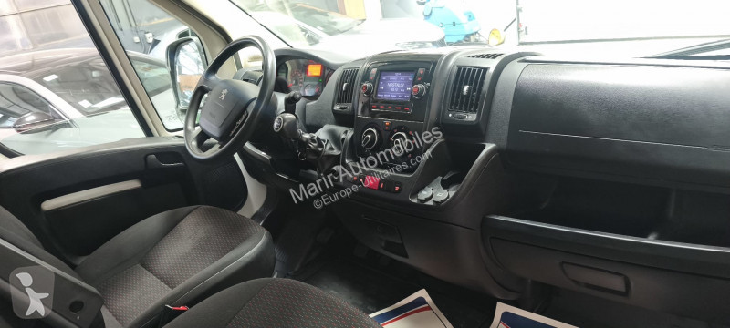Véhicule utilitaire Peugeot BOXER FG