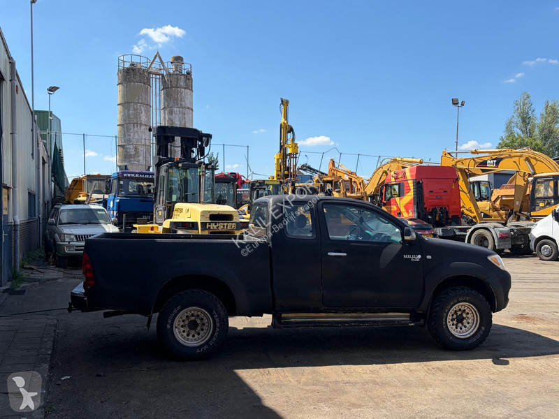 عربة نفعية Toyota Pick-Up Truck - 4x4 - Manual...