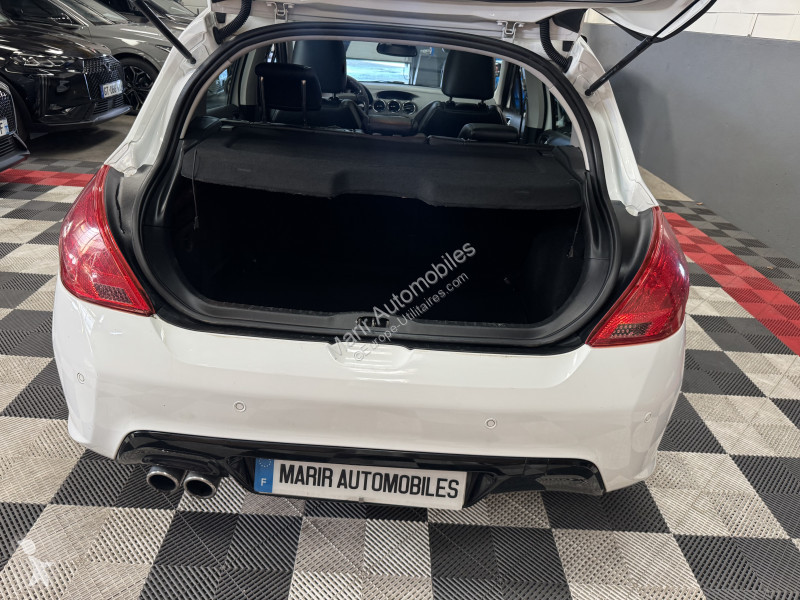 عربة نفعية Peugeot 308