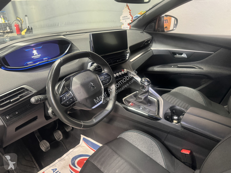 عربة نفعية Peugeot