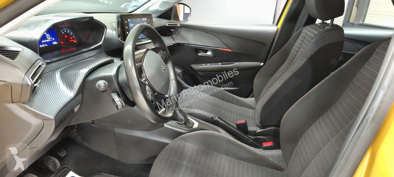 عربة نفعية Peugeot 208