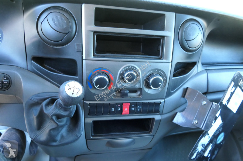Véhicule utilitaire Iveco Daily 35 S11 C30C...
