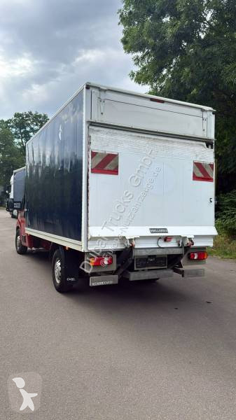 Samochód dostawczy Peugeot
