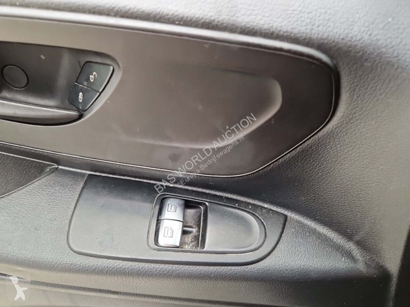 Лекотоварен автомобил Mercedes 110 CDI Lang DC...