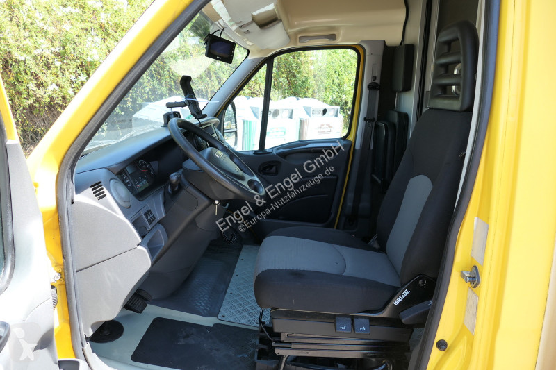 Véhicule utilitaire Iveco Daily 35 S11 C30C...