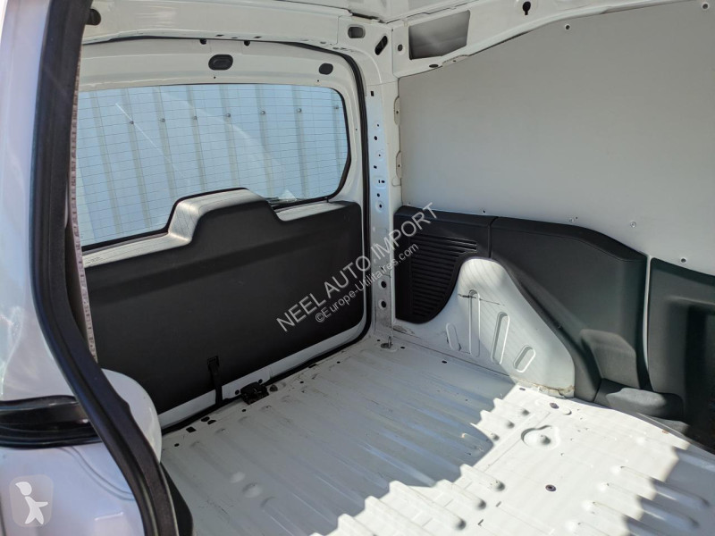 Véhicule utilitaire Citroën BERLINGO L1 II 1.6...