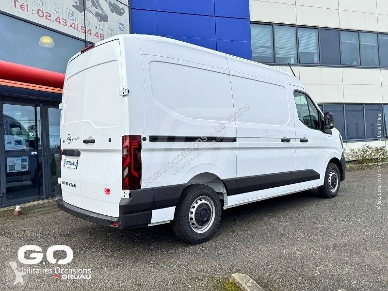 Samochód dostawczy Nissan