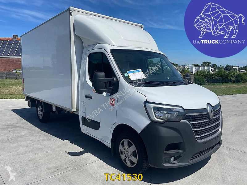 عربة نفعية Renault