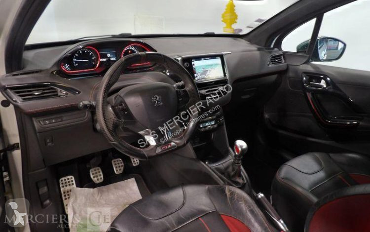 عربة نفعية Peugeot
