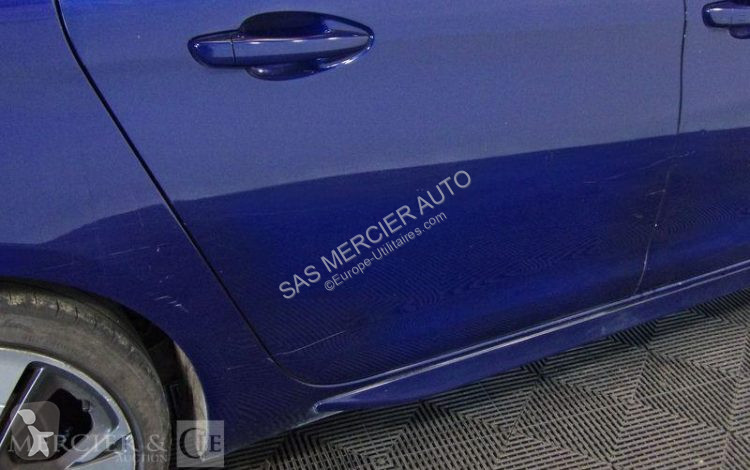 عربة نفعية Peugeot