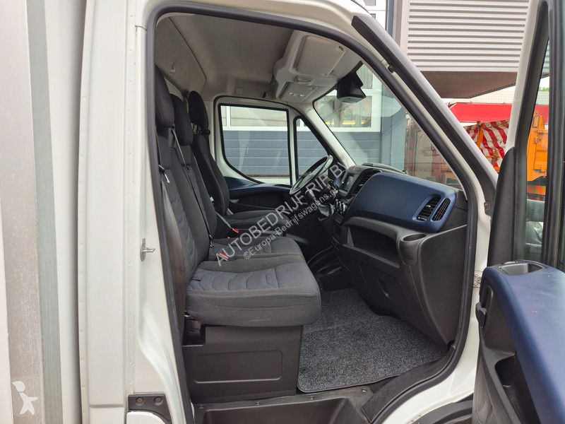 Samochód dostawczy Iveco 35C16 2.3D/ Navi/...