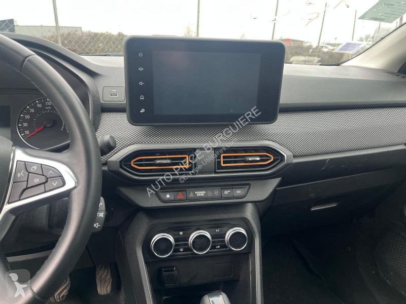 Samochód dostawczy Dacia III 1.0i TCe 90...