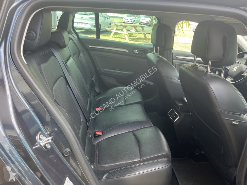 Véhicule utilitaire Renault MEGANE IV ESTATE...