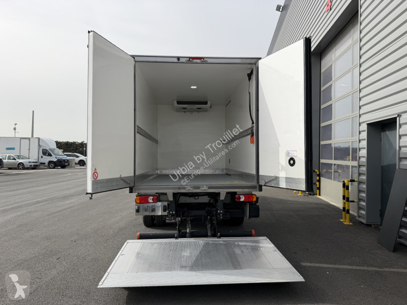 Véhicule utilitaire Renault FRIGO 12M3 165 CV...