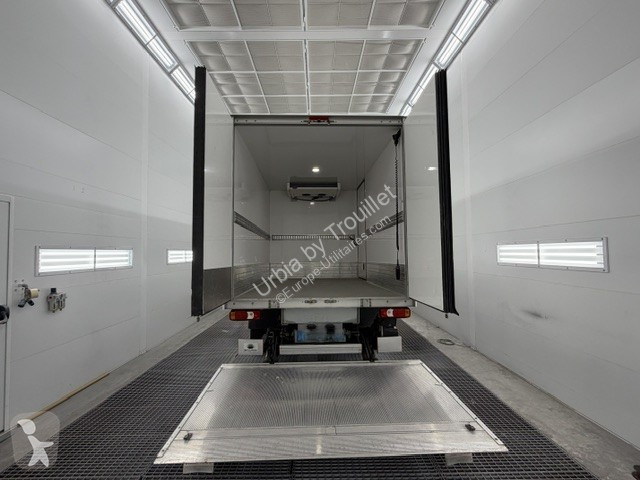 Véhicule utilitaire Iveco FRIGO 12M3 160 CV...